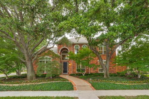 953 Creek Xing, Coppell, TX, 75019-6322 | Card Image