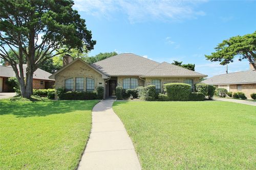 1327 High Ridge Dr, Duncanville, TX, 75137-3636 | Card Image