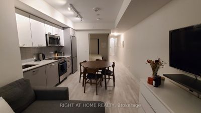 211 - 1630 Queen St E, Condo with 1 bedrooms, 1 bathrooms and null parking in Toronto ON | Image 3