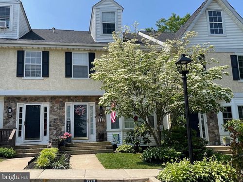 7-4-704 Coventry Pointe Ln, POTTSTOWN, PA, 19465-7479 | Card Image