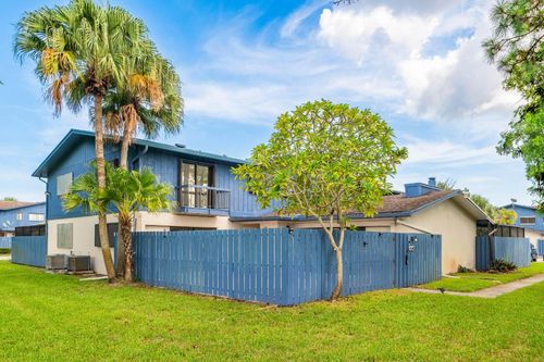 4643 Holly Lake Dr, Lake Worth, FL, 33463-5371 | Card Image