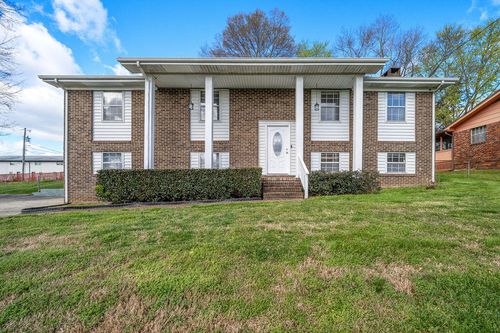 111 Edgewood Cir, Fort Oglethorpe, GA, 30742-3013 | Card Image