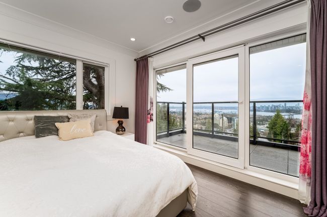 863 Younette Drive, House other with 7 bedrooms, 5 bathrooms and 4 parking in West Vancouver BC | Image 28