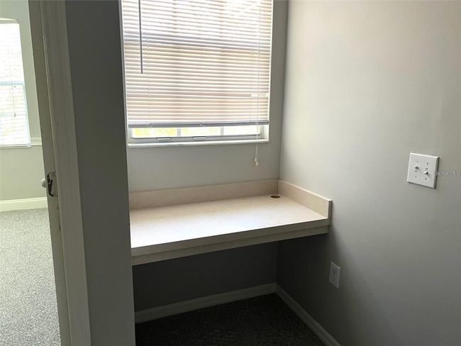 DESK AREA | Image 16
