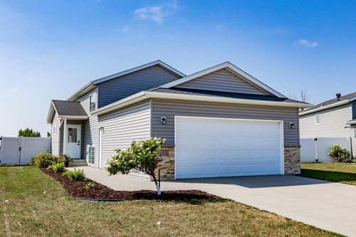 613 5th Street E, Horace, ND, 58047 | Card Image