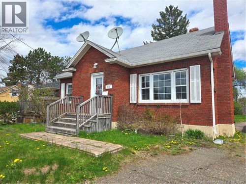 216 Cleveland Ave, Riverview, NB, E1B1Y1 | Card Image