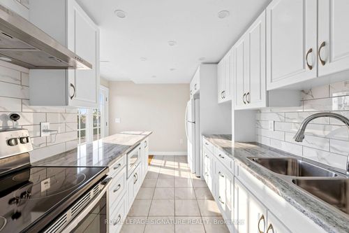 109-1535 Diefenbaker Crt, Pickering, ON, L1V3W2 | Card Image