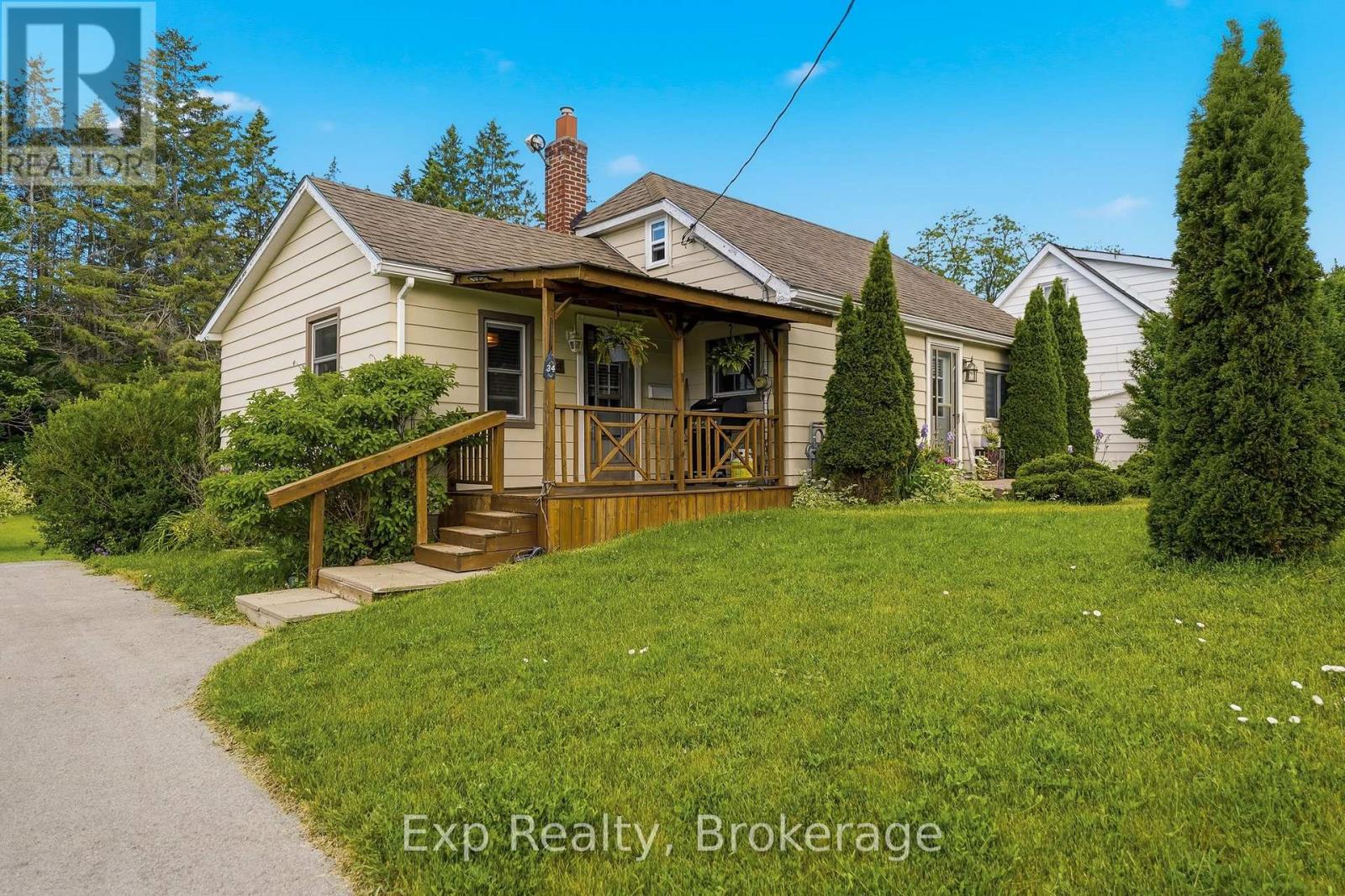 Residential in Quinte West (Frankford Ward) 5