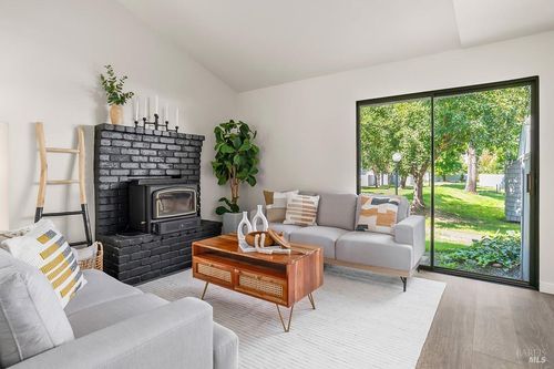 apt-176-2791 Mcbride Ln, Santa Rosa, CA, 95403-2765 | Card Image