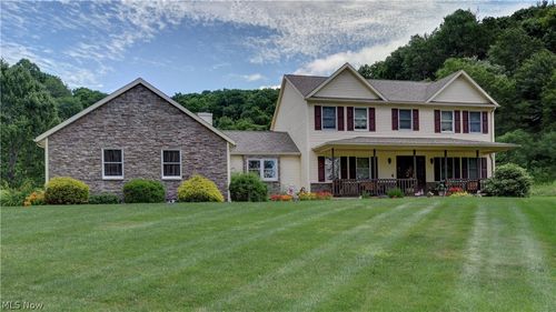 995 Clearview Dr Se, New Philadelphia, OH, 44663-9465 | Card Image