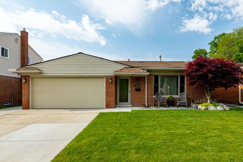 32647 Hees St, Livonia, MI, 48150-3720 | Card Image