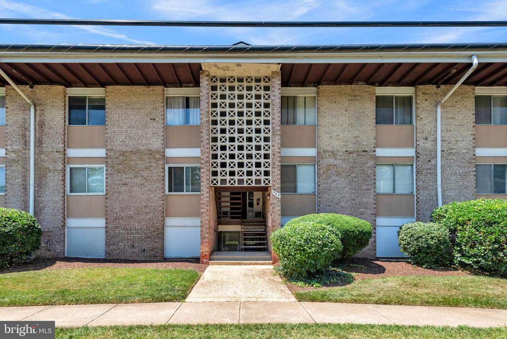 Residential in OXON HILL