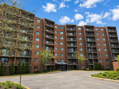 100-1 Bloomingdale Pl, Bloomingdale, IL, 60108-1291 | Card Image