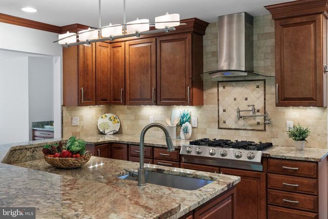 8924 Cross Chase Cir, House other with 4 bedrooms, 5 bathrooms and null parking in LORTON VA | Image 26