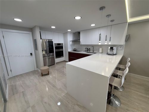 ph5-1849 S Ocean Dr, Hallandale Beach, FL, 33009-4955 | Card Image