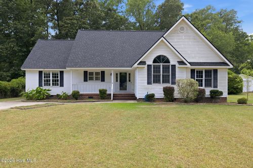 891 Corbett St, Winterville, NC, 28590-8662 | Card Image