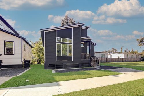 2614 Noble St, Houston, TX, 77026-6933 | Card Image