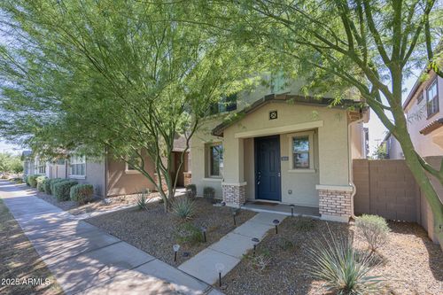5818 W Illini St, Phoenix, AZ, 85043-6428 | Card Image