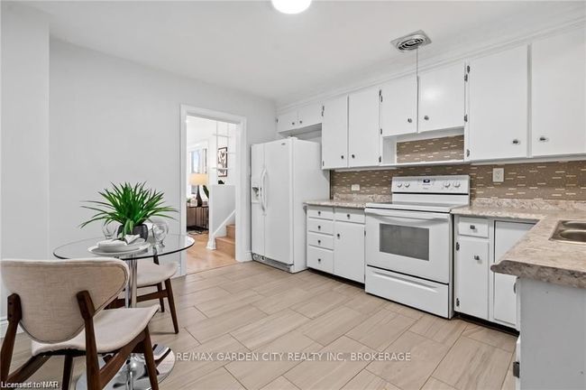 246 York St, House other with 3 bedrooms, 2 bathrooms and 3 parking in Saint Catharines ON | Image 18