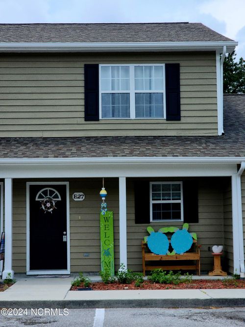 e27-601 Pelletier Loop Rd, Peletier, NC, 28584-7509 | Card Image