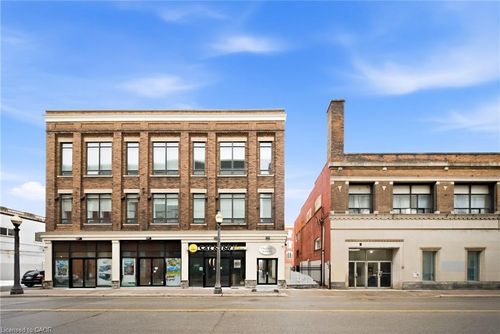 205-11 Queen St, Brantford, ON, N3T3B1 | Card Image