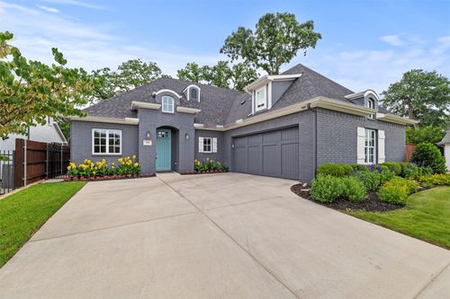 537 Sheer Bliss Ln, Fort Worth, TX, 76114-1256 | Card Image