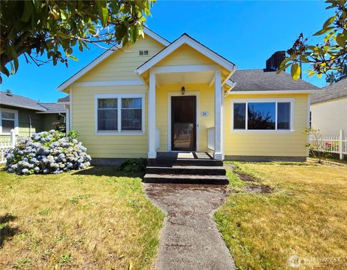 31 Blackberry Ave, Forks, WA, 98331-8635 | Card Image