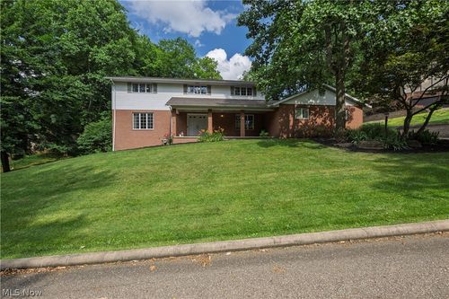 2300 Beechwood Drive Nw, Dover, OH, 44622 | Card Image