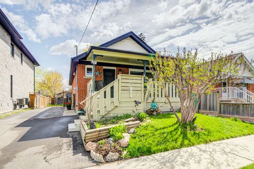 17 Arden Cres, Scarborough, ON, M1L3R6 | Card Image
