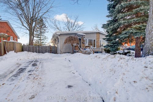 340 Palace Rd, Kingston, ON, K7L4T3 | Card Image