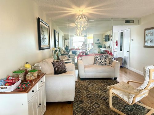 303-9821 Sunrise Lakes Blvd, Sunrise, FL, 33322-6261 | Card Image