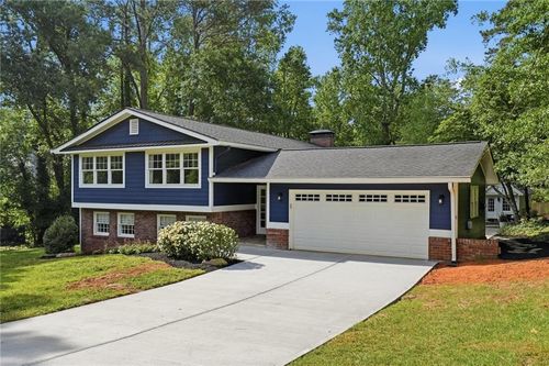 2484 Marguerite Pl Ne, Marietta, GA, 30068-2226 | Card Image