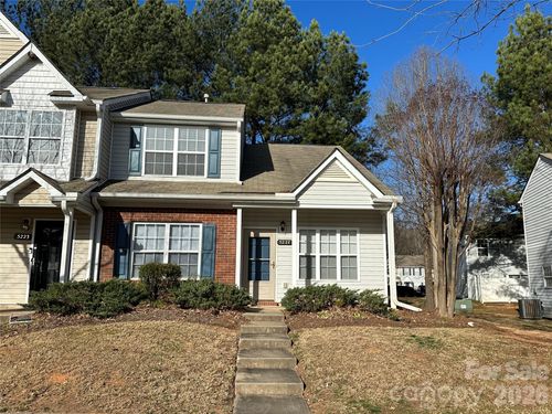 5227 Magnolia Tree Ln, Charlotte, NC, 28215-4323 | Card Image
