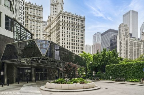 unit-415-405 N Wabash Ave, Chicago, IL, 60611-3516 | Card Image