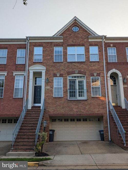 2814 Claudia Ct, VIENNA, VA, 22180-7464 | Card Image