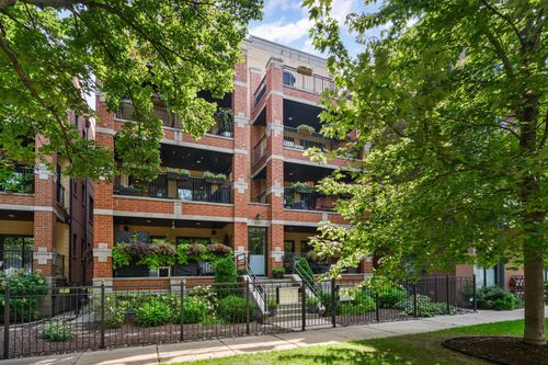 2n-4007 Paulina St, Chicago, IL, 60613-4943 | Card Image