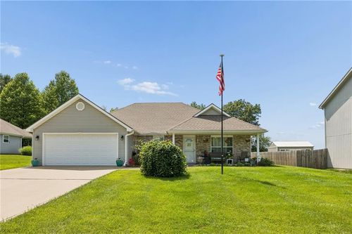 516 Dolinger Ct, Trimble, MO, 64492-8835 | Card Image