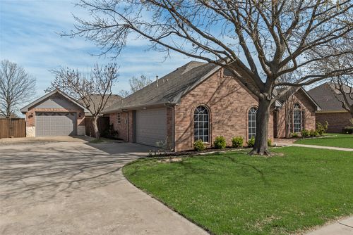 604 Cedar Dr, Pilot Point, TX, 76258-2738 | Card Image