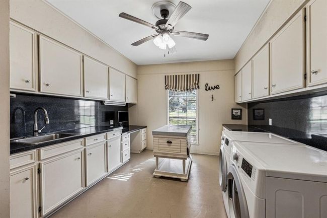 1014 River Plant Rd, Home with 3 bedrooms, 3 bathrooms and null parking in Eagle Lake TX | Image 17