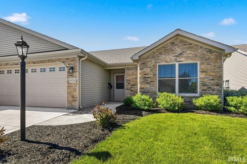 426 Crown Hill Dr, Huntington, IN, 46750-8459 | Card Image