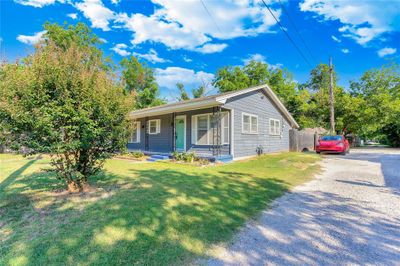 View of front of house with a front lawn | Image 3