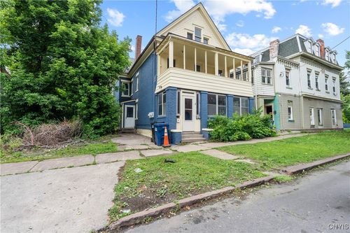 211 Ash St, Syracuse, NY, 13208-2616 | Card Image