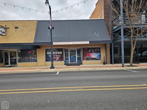 215 S Pruett St, Paragould, AR, 72450-4331 | Card Image