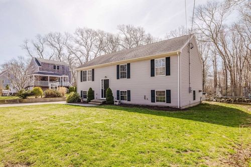 3 Diamond St, Fairhaven, MA, 02719-2103 | Card Image