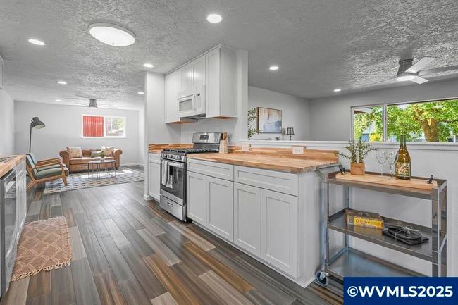 611 Ne Bockes Loop, House other with 3 bedrooms, 2 bathrooms and null parking in Sheridan OR | Image 24