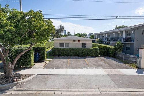 3-900 Sw 5th Ave, Miami, FL, 33130-3803 | Card Image