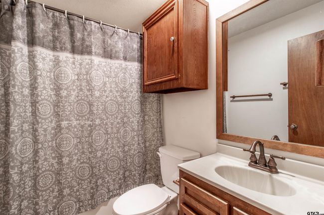 13402 County Road 1131, House other with 3 bedrooms, 2 bathrooms and null parking in Flint TX | Image 27