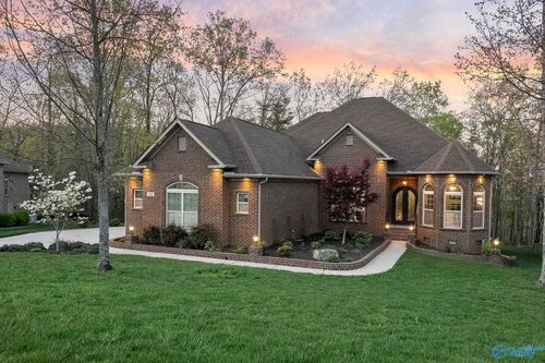 52 Bluff View Dr Se, Huntsville, AL, 35803-1972 | Card Image