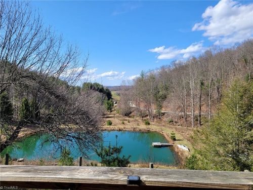 2667 Doughton Mountain Rd, Laurel Springs, NC, 28644-9524 | Card Image