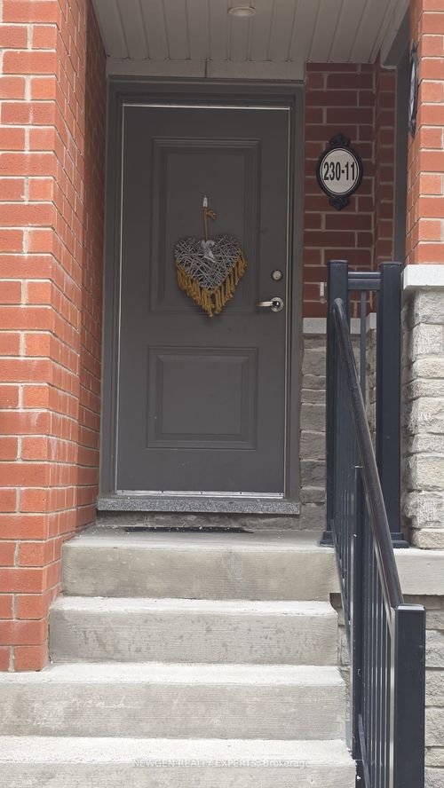 11-230 Lagerfeld Dr, Brampton, ON, L7A5G9 | Card Image